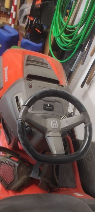 Kosiarka Husqvarna YTH 223