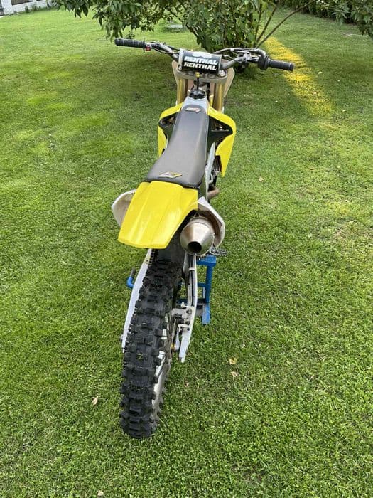 Suzuki RMZ 250 cross