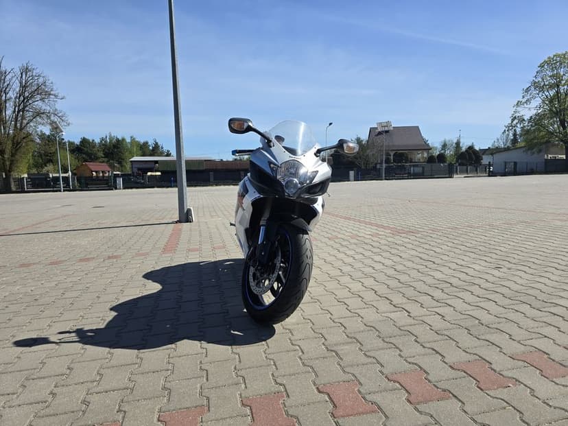 Suzuki GSXR 600 2006 K6 Biało-Srebrny
