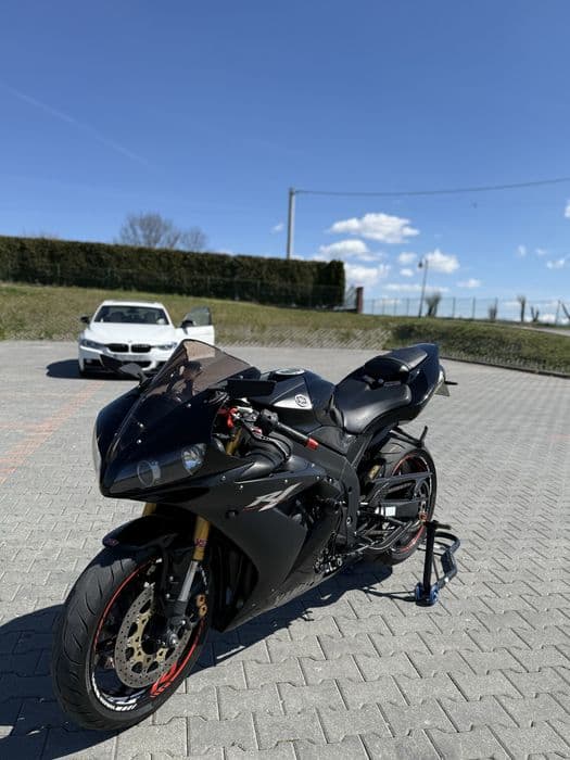 Yamaha r1 akrapovic