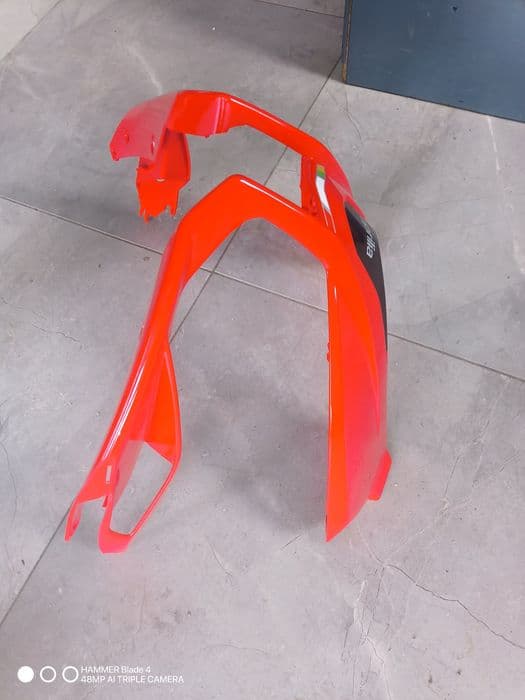 Aprilia tuono 125 .20-22  czasza