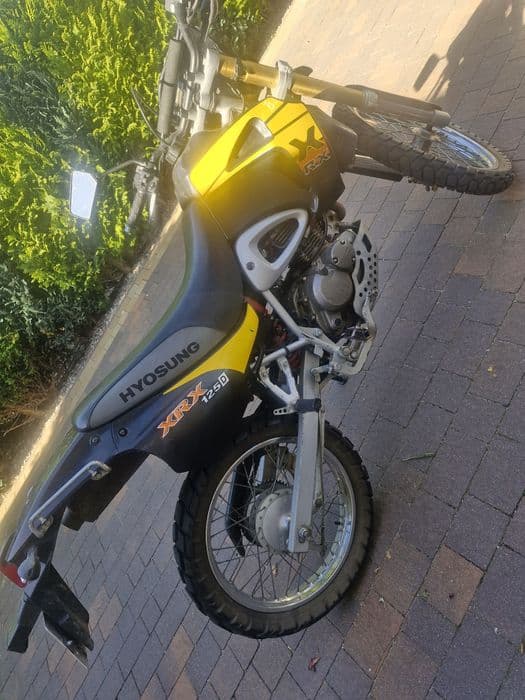 Motocykl Hyosung 125