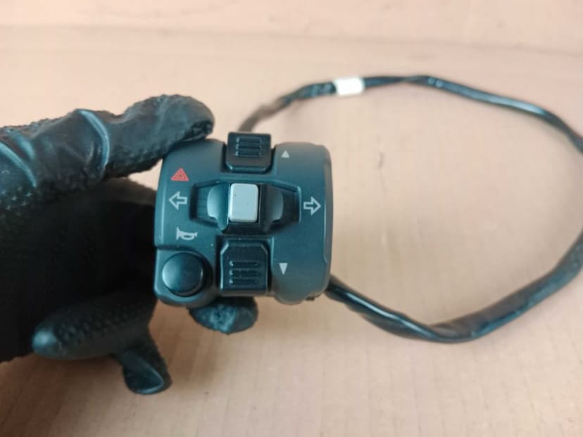 Ducati Multistrada 1200 S Przełącznik Lewy Świateł Kierunkowskazy