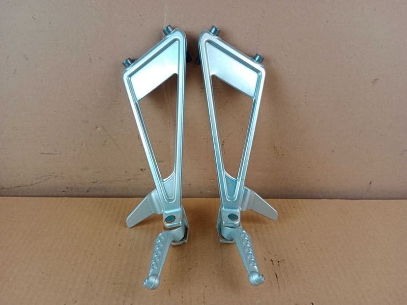 Aprilia RS 660 Sety Pasażera Set Prawy Lewy Podnóżki Podnóżek Tył