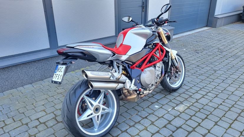 MV Agusta Brutale 910 bezwypadkowa po serwisie