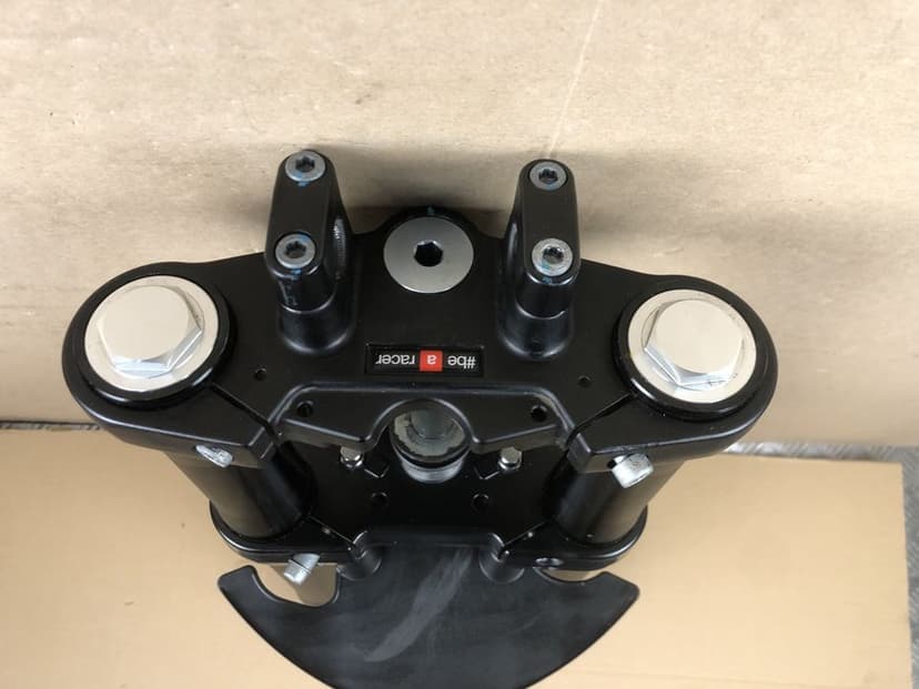 Aprilia Tuono 125 Lagi Zawieszenie Przód Laga Prawa Lewa Półki Ośka