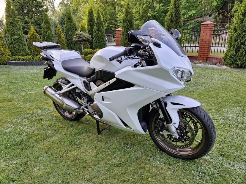 Honda VFR 800 F RC79 2014 wyposażona po serwisie