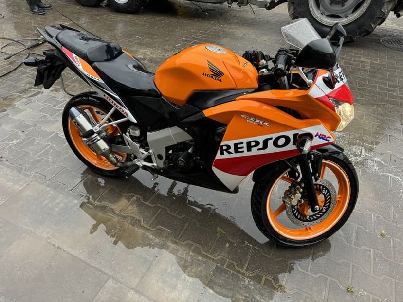 Motocykl Honda cbr 125r moto