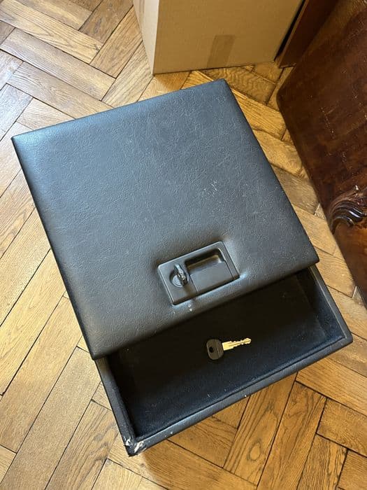 Cubby box Land Rover Defender 90/110 2 kluczyki konsola  środkowa