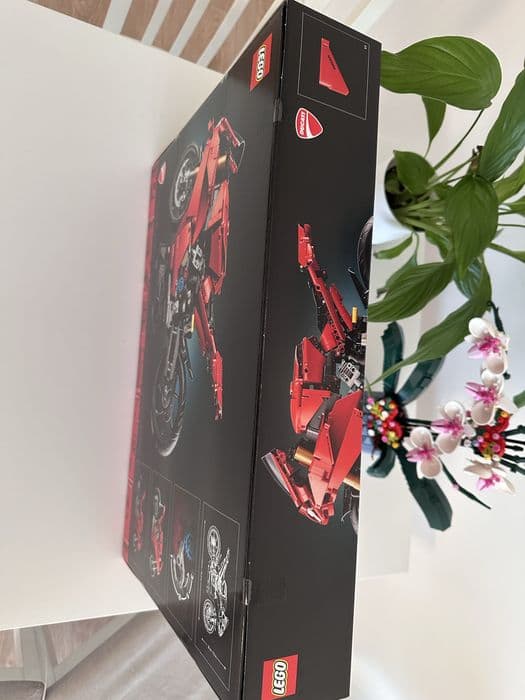 LEGO Technic 42202 - Motocykl Ducati Panigale V4 S - NOWY