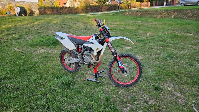 Beta – mocne enduro, bogate wyposażenie, z homologacją, gotowe do jazdy