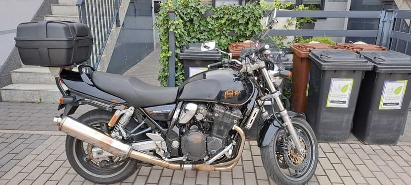 Suzuki gsx750 inazuma caly oryginalny 2001