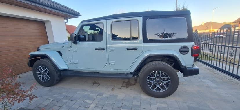 Jeep Wrangler Sahara 2024
