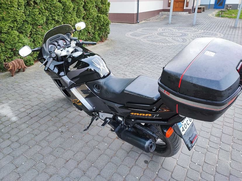 Honda CBR 1000F Dual