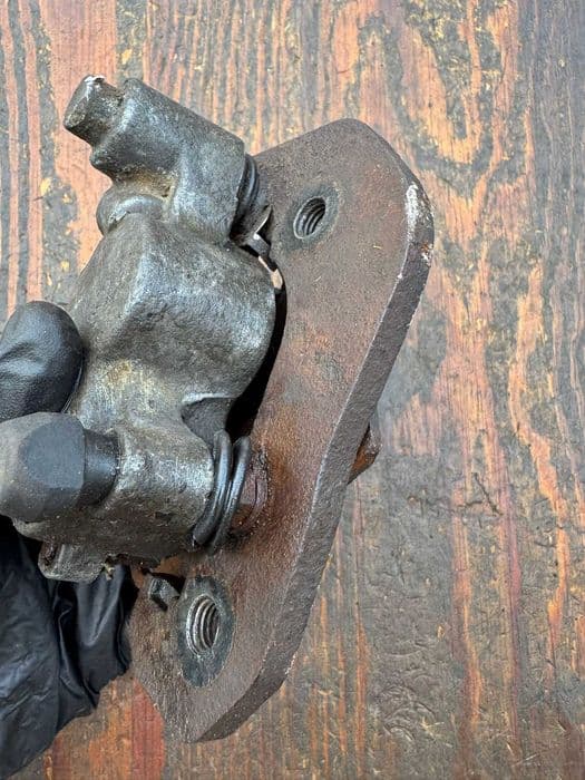 zacisk lewy przod przedn hamulca BRP can am can-am outlander renegade