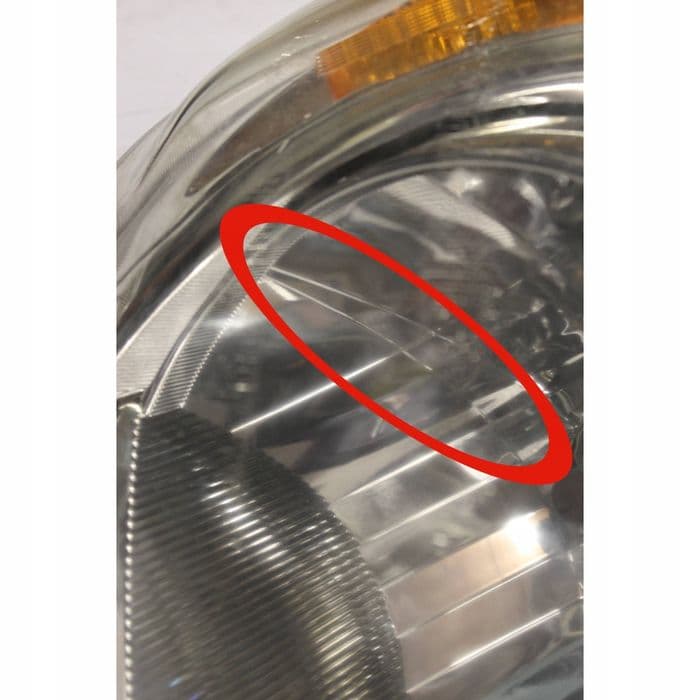 lampa prawa przednia toyota hilux 2005-2008