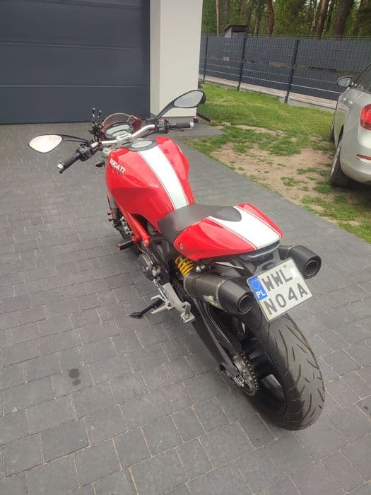 Ducati monster 696