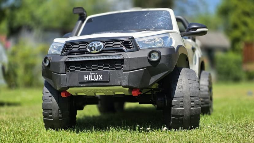 Autko elektryczne dla dziecka Toyota Hilux 4x4 PO TUNINGU
