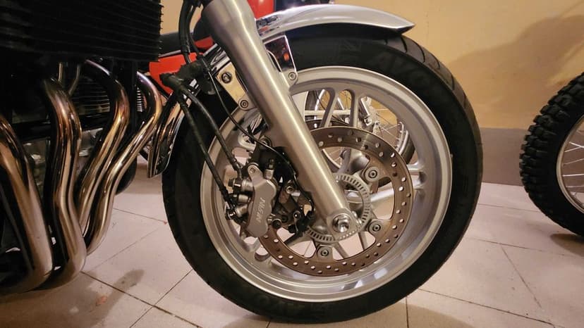 Honda CB1100 nowoczesny klasyk