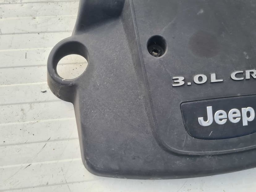 Jeep Grand Cherokee WK1 osłona silnika górna 3.0 CRD