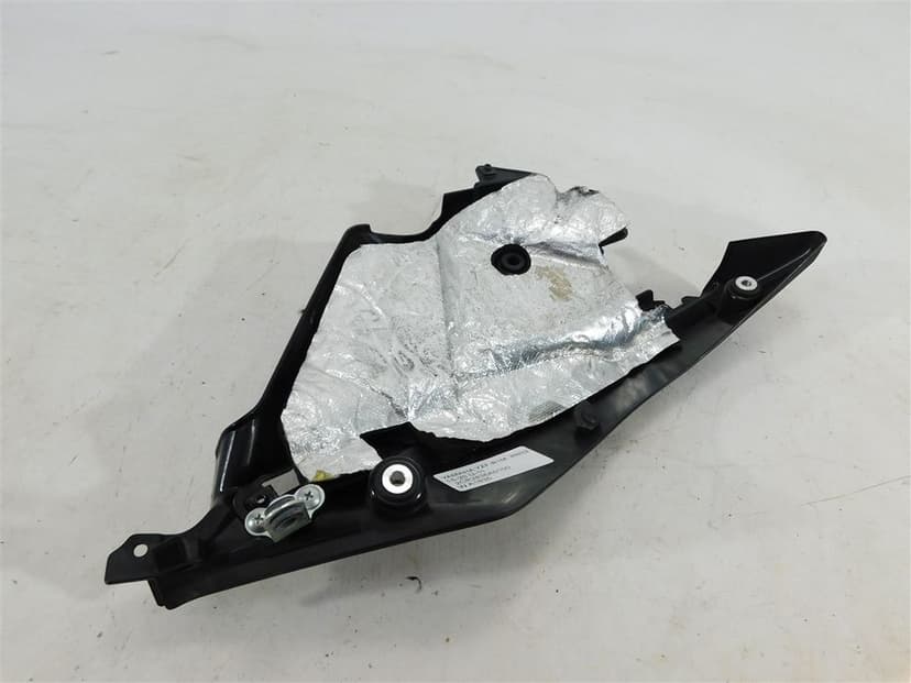 PLASTIK WYPEŁNIENIE OWIEWKA YAMAHA YZF-R1M RN32 15-20 U-11 2CR2836A0100