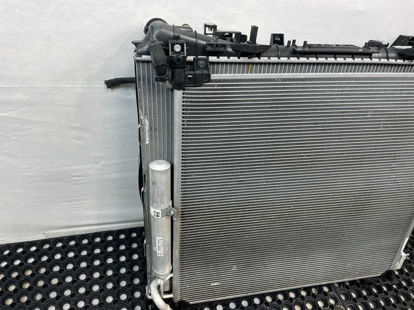 Komplet chłodnic chłodnice wentylator Land Rover Defender II L663 20-