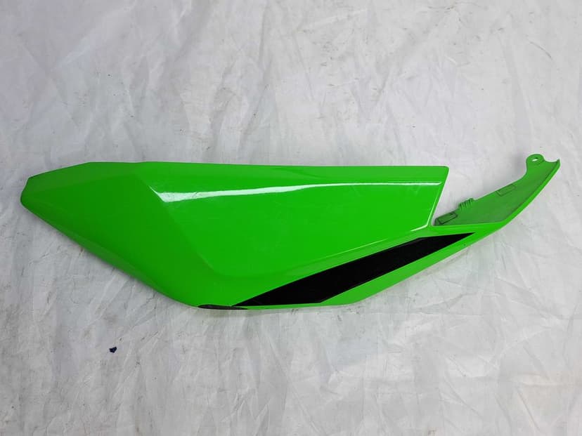 Zadupek Owiewka Tył Ogon Pod Siedzenie Lewe Kawasaki ZX 10R NInja 21'+