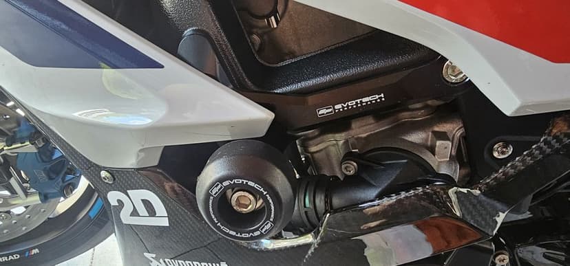 Crashpady osłony silnika BMW S1000RR 2023-26 Evotech Performance