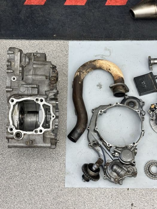 Dawca Części YAMAHA WR 426 / 400 YZF Wał Wydech Gaźnik Skrzynia Karter