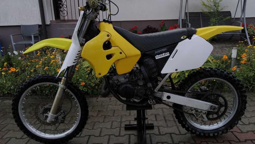 Suzuki rm 125 2t cross