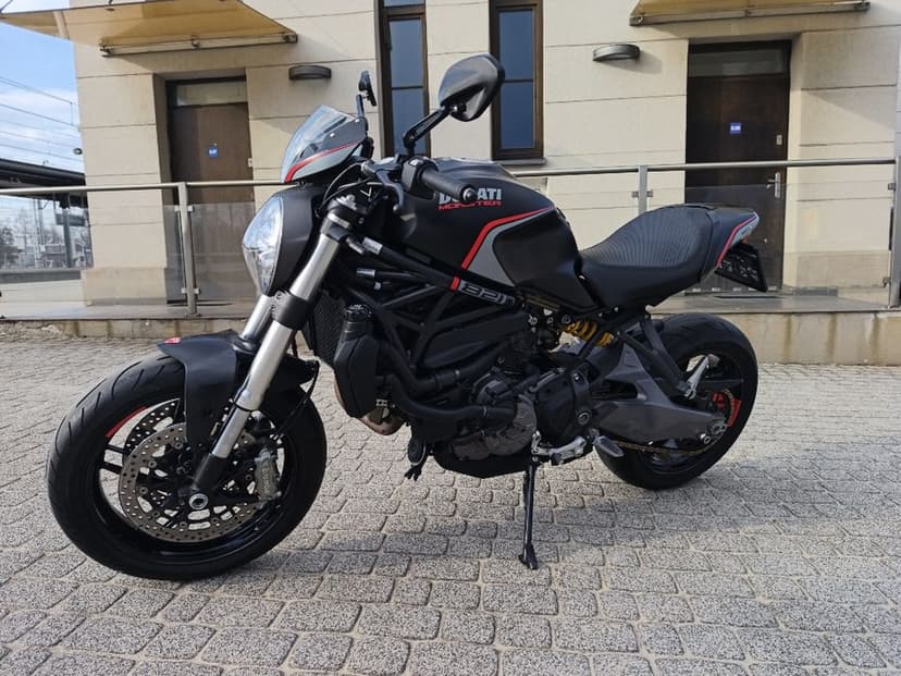 Ducati monster 821 A2