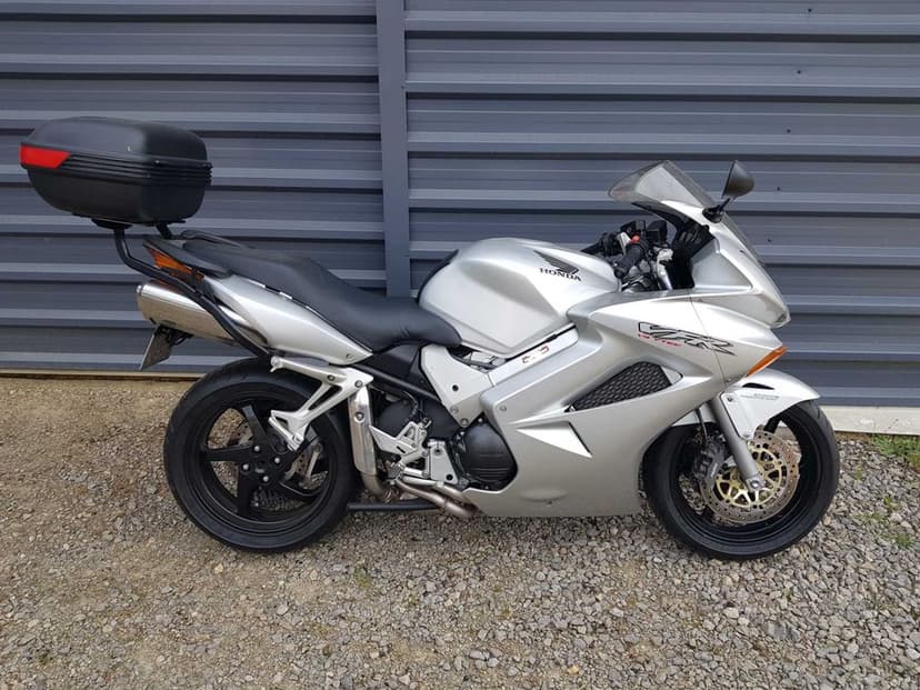 Honda VFR 800 V-Tec 03r RC46 Wtrysk FZS FZ8 GSXF 1250 GSF Bandit CBF