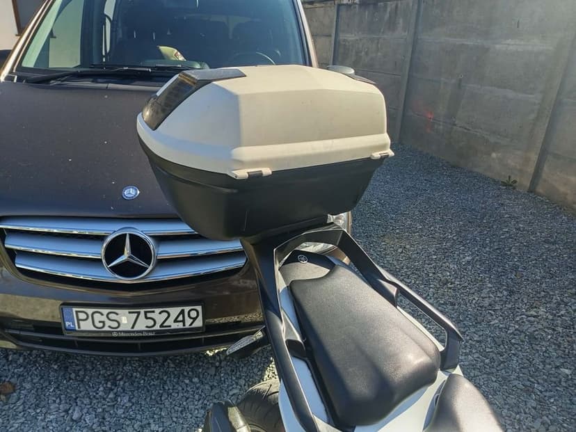 Kufer givi blade ze stelażem Yamaha fz8 Fazer