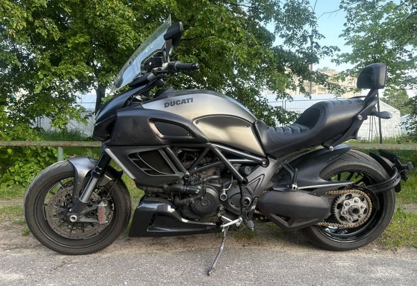 Twój prywatny Diab(v)el. Ducati Diavel Strada.