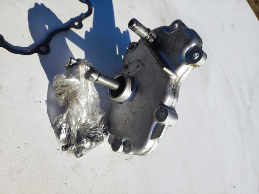 Yamaha FZ6 (2004–2009) Mechanizm zmiany biegów pokrywa z wałkiem