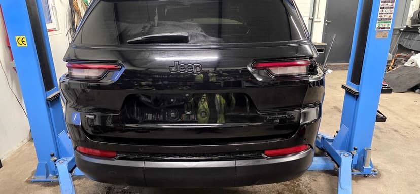 Klapa tył jeep Grand cherokee wl