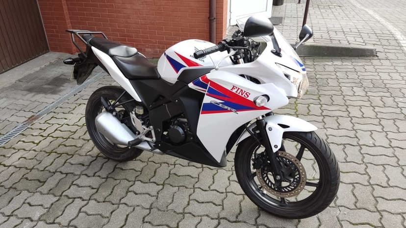 Honda CBR 125R JC50 2012r biała