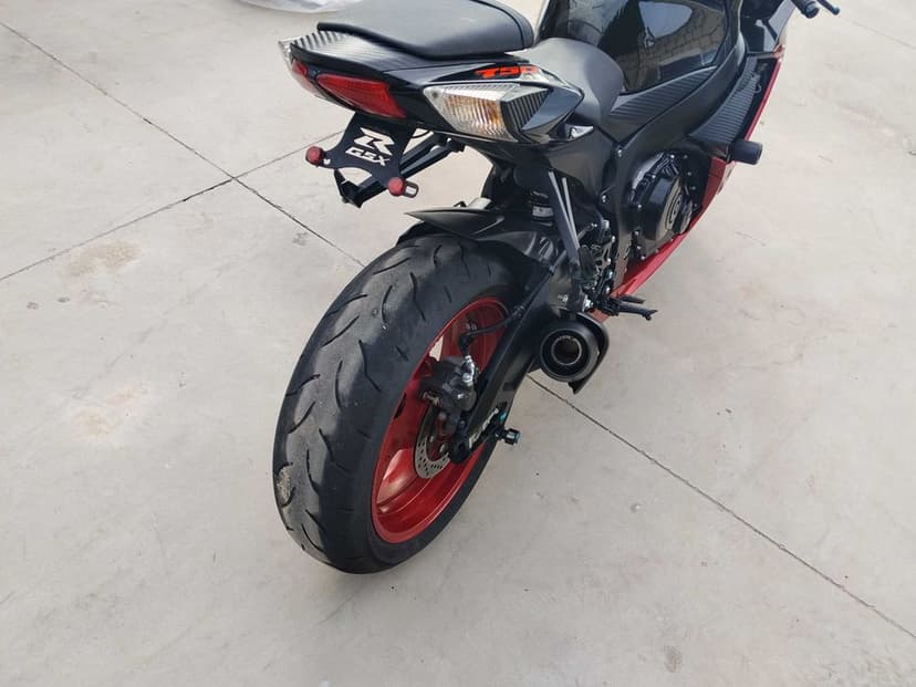 motocykl suzuki gsxr 750 jak nowy