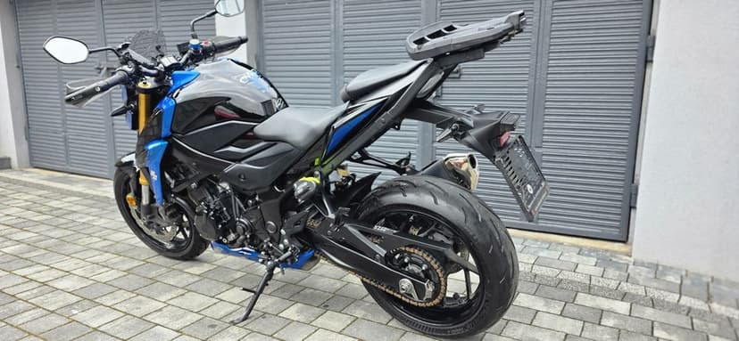 Gsx-s 750*idealny stan*gratisy wartości 2.5tys*bezwypadkowy