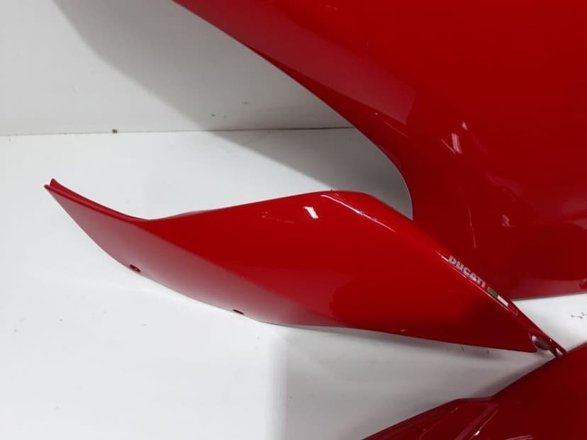 ducati panigale czasza czacha owiewka bok boczek ogon 2020
