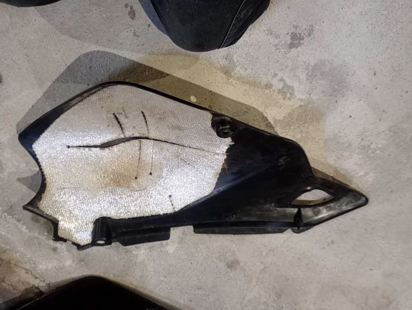 Bok boczek osłona ogon owiewka błotnik Suzuki DRZ 400 SM DR Z DR-Z400