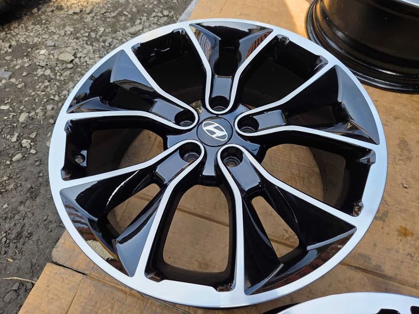 Felgi HYUNDAI i30 KONA N TUCSON VELOSTER IoniQ Elantra 19 ET55 5x114,3