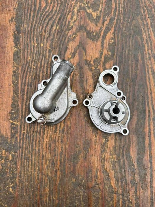 pokrywa pompy wody Suzuki LTZ 400 r 03-08 polkarter wirnika kapa dekiel