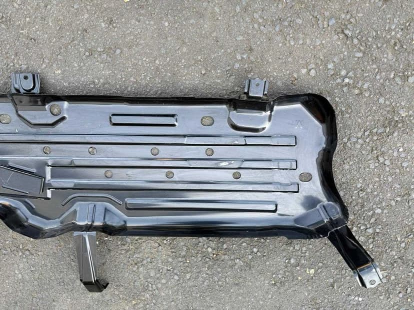 Osłona zbiornika paliwa TOYOTA LAND CRUISER 300