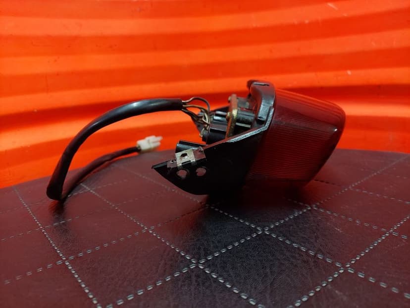Lampa tył Suzuki GSX-R Srad 600/750 klosz tylna światło reflektor