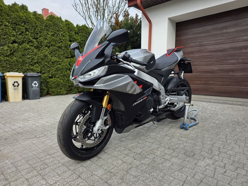 Aprilia RSV4 1100 Faktura Vat23