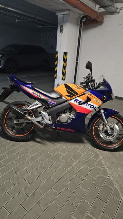 Honda CBR125R  15KM kat. B  JC34 Repsol