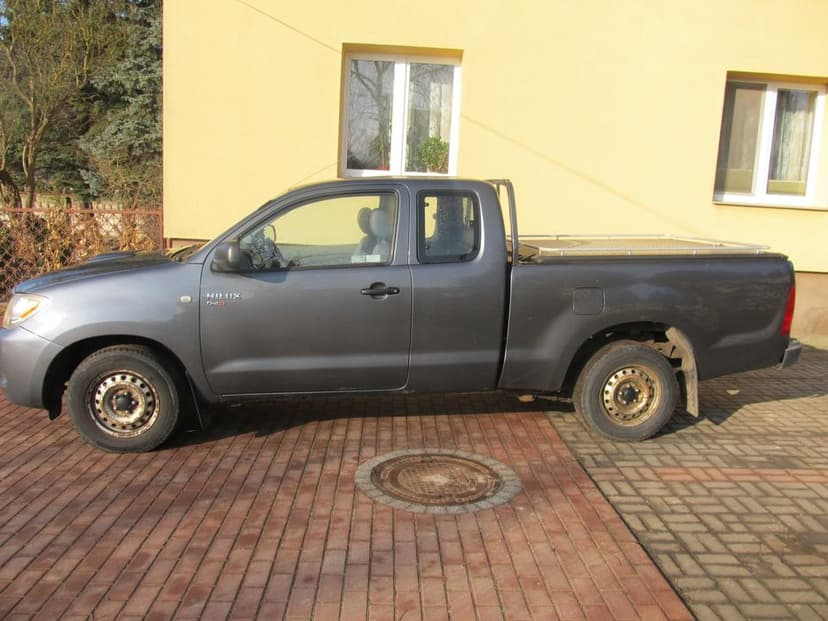 Toyota HILUX samochód terenowy pick-up