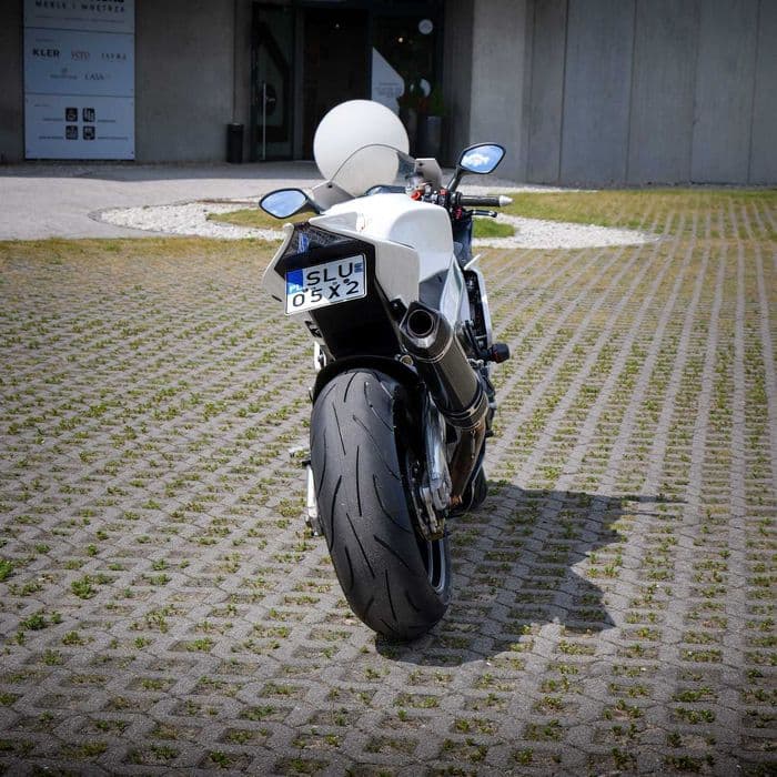 Aprilia RSV4 1000 torowy - moc, dźwięk i emocje