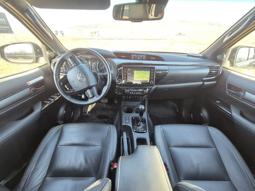 Toyota hilux invicible cesja leasing